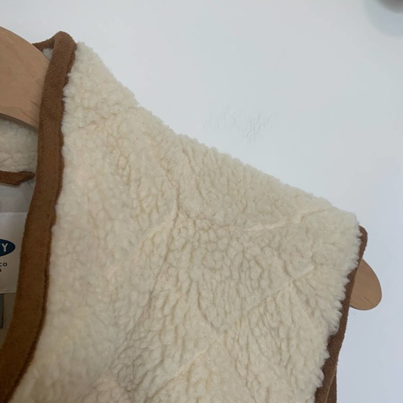 Old Navy Vest Size XL Sleeveless Cream Sherpa Quilted Stone Carving - Picture 11 of 16